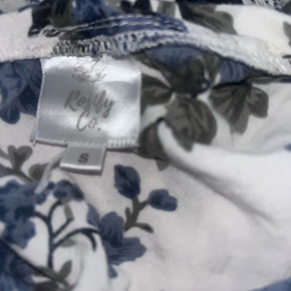 Rosify Co. Floral Robe - Picture 2 of 2